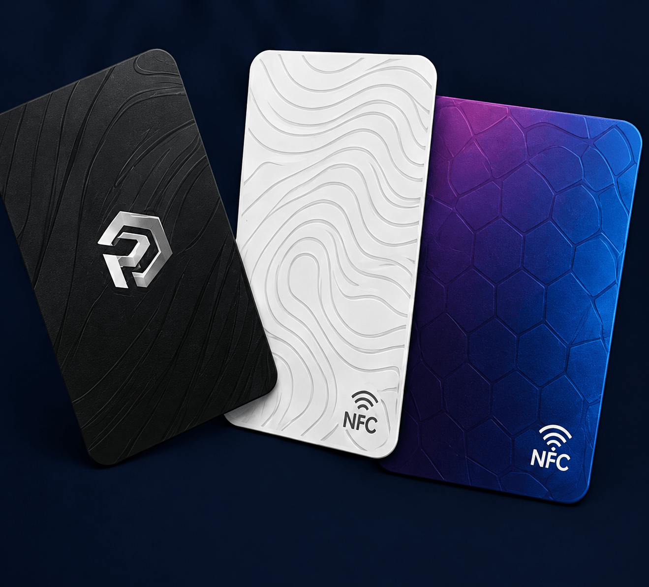 Drei individuell gestaltete NFC-Visitenkarten
